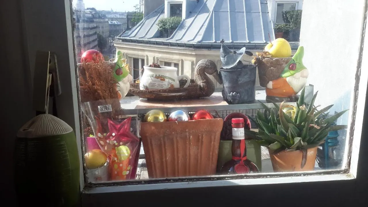 Room In Apartment - Nice Charming Studette For 1Guesteart Of Old Paris Fantastic Location Notre Dame