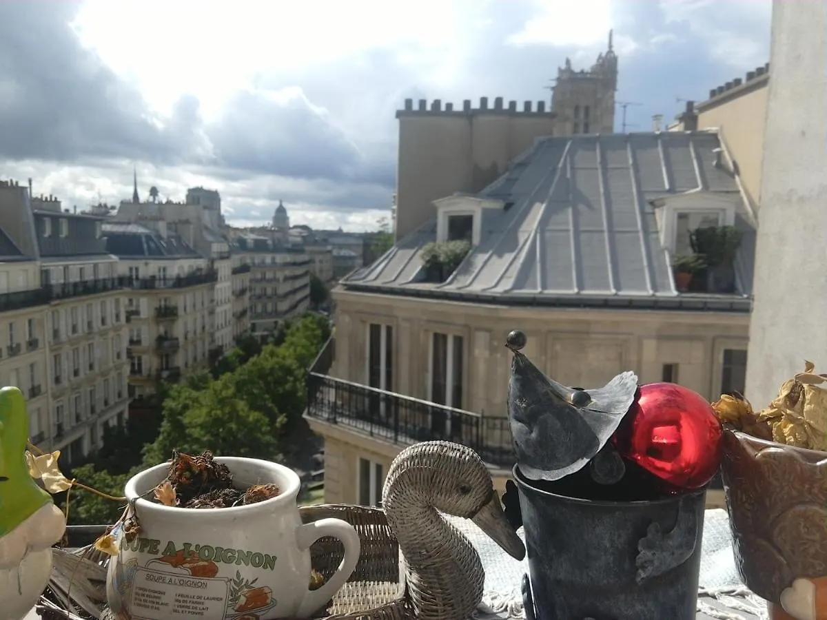 Room In Apartment - Nice Charming Studette For 1Guesteart Of Old Paris Fantastic Location Notre Dame location